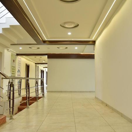 Hotel Savera Inn Morbi ภายนอก รูปภาพ