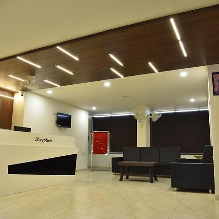 Hotel Savera Inn Morbi ภายนอก รูปภาพ