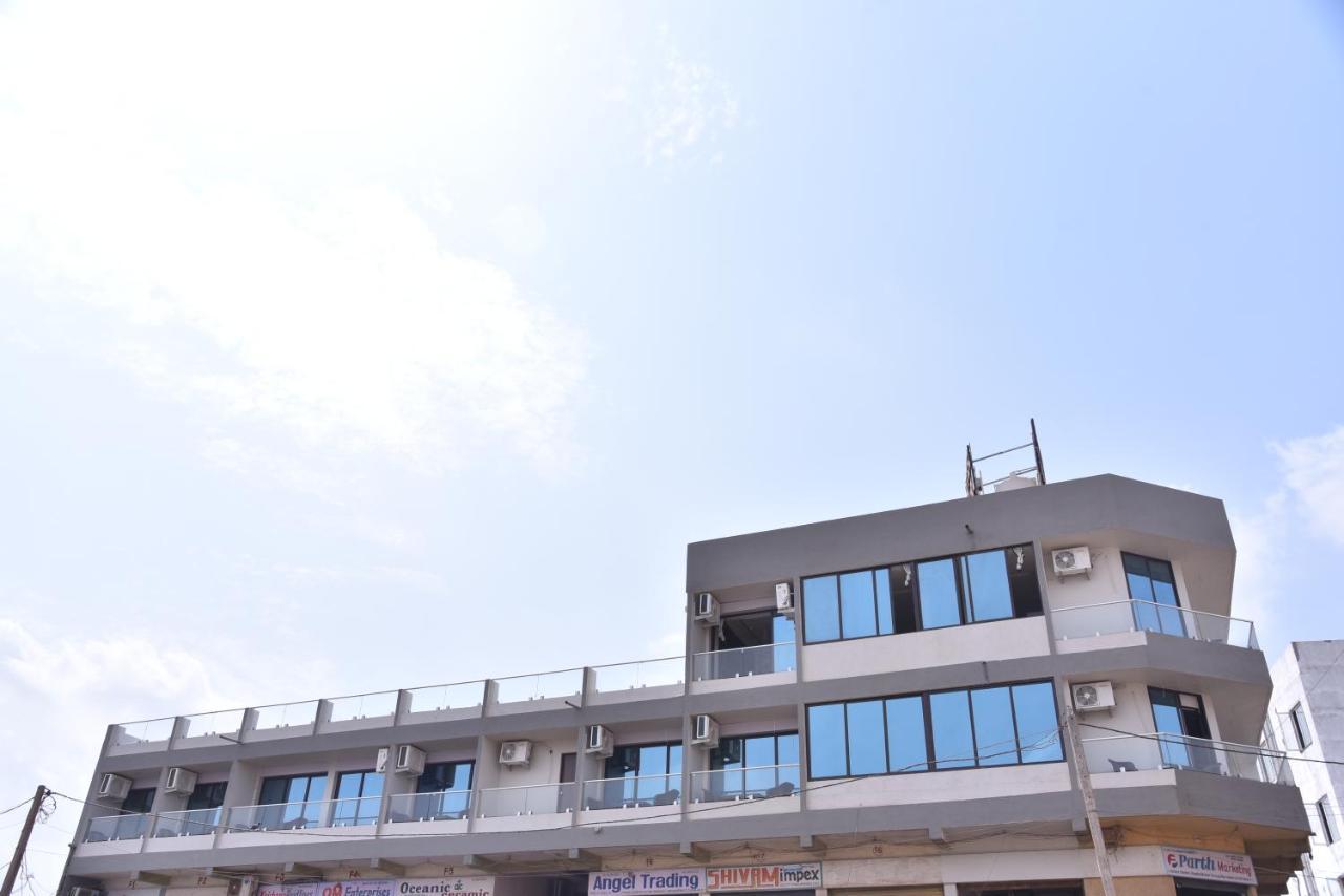 Hotel Savera Inn Morbi ภายนอก รูปภาพ