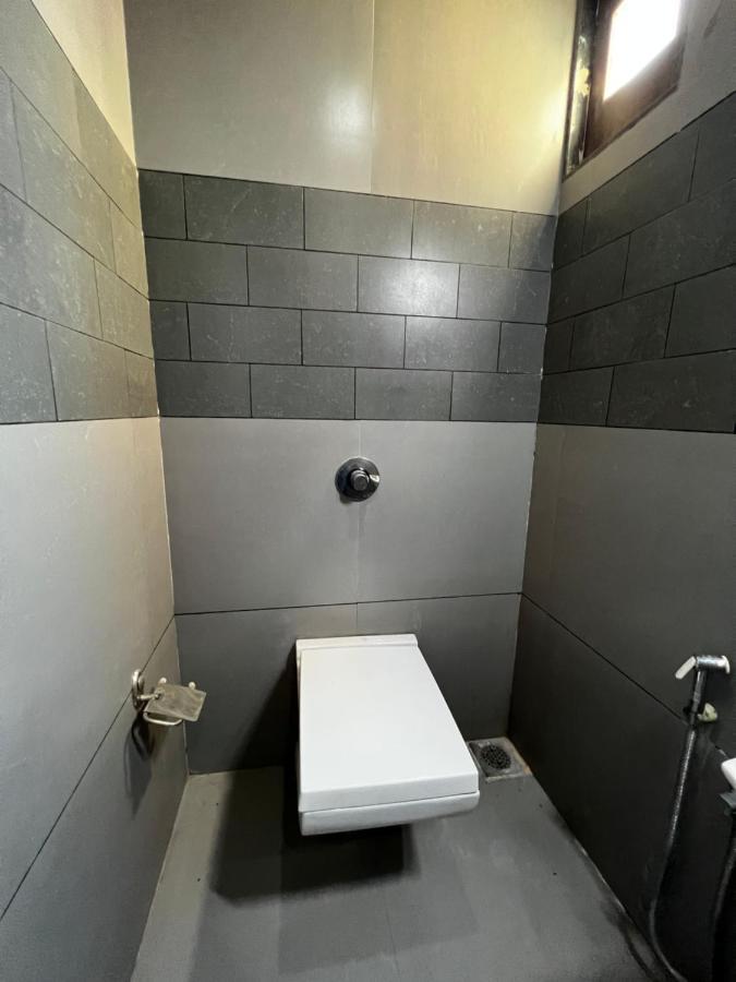 Hotel Savera Inn Morbi ภายนอก รูปภาพ