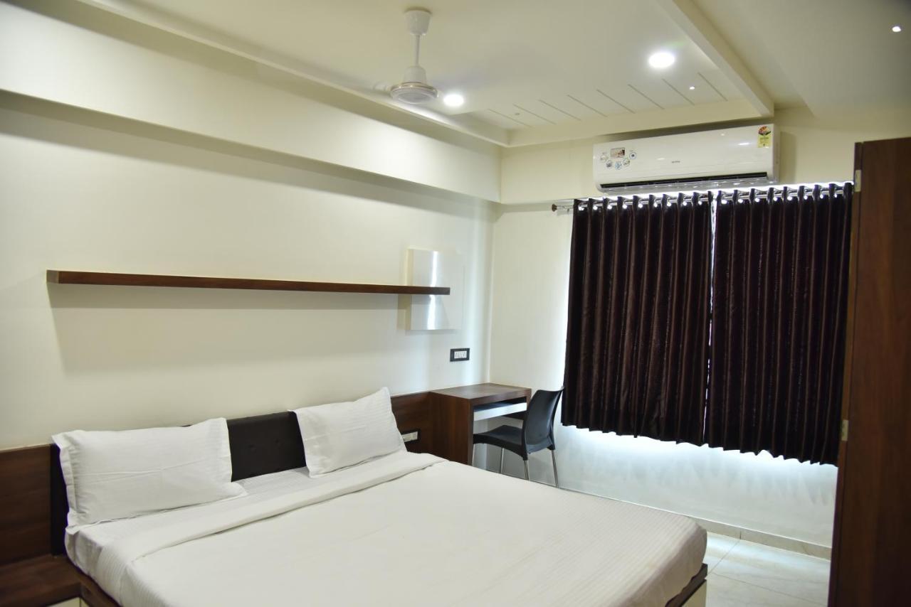 Hotel Savera Inn Morbi ภายนอก รูปภาพ