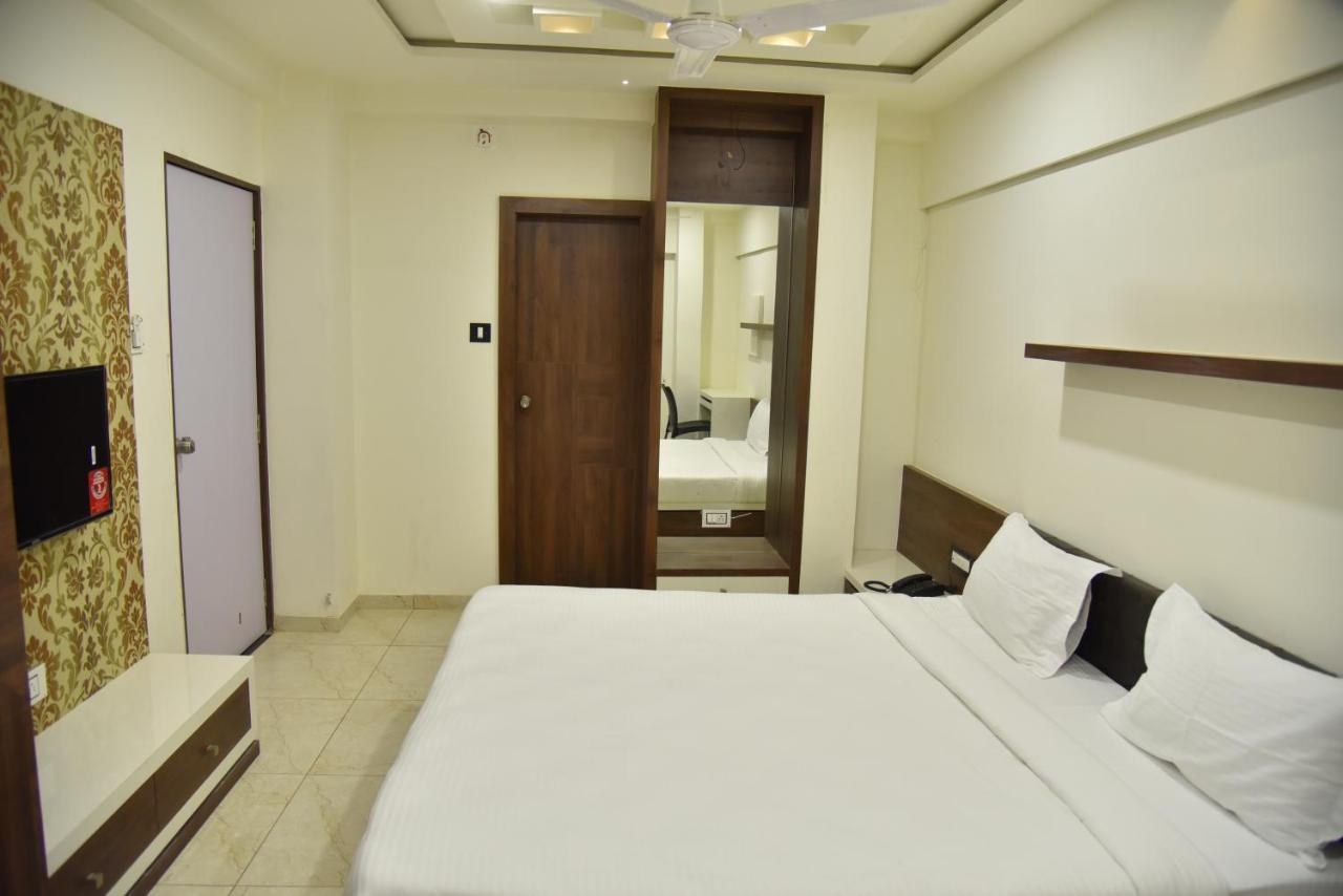 Hotel Savera Inn Morbi ภายนอก รูปภาพ