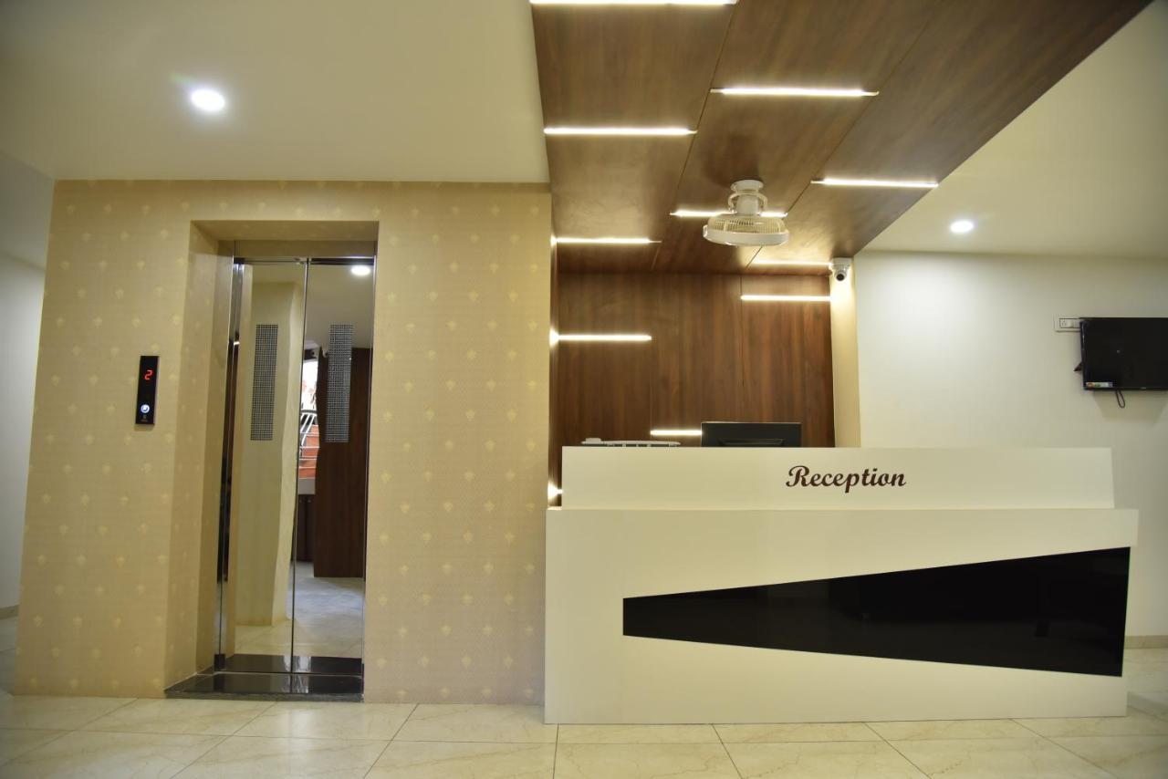 Hotel Savera Inn Morbi ภายนอก รูปภาพ