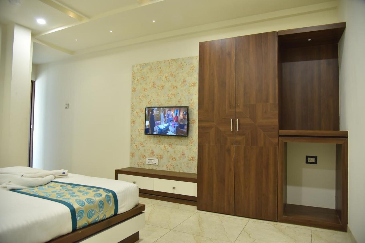 Hotel Savera Inn Morbi ภายนอก รูปภาพ
